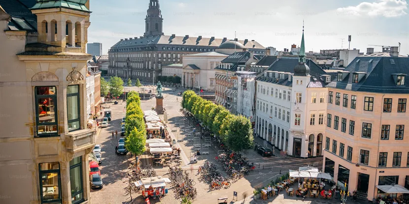 Hvordan finder jeg et piccolinejob i København?